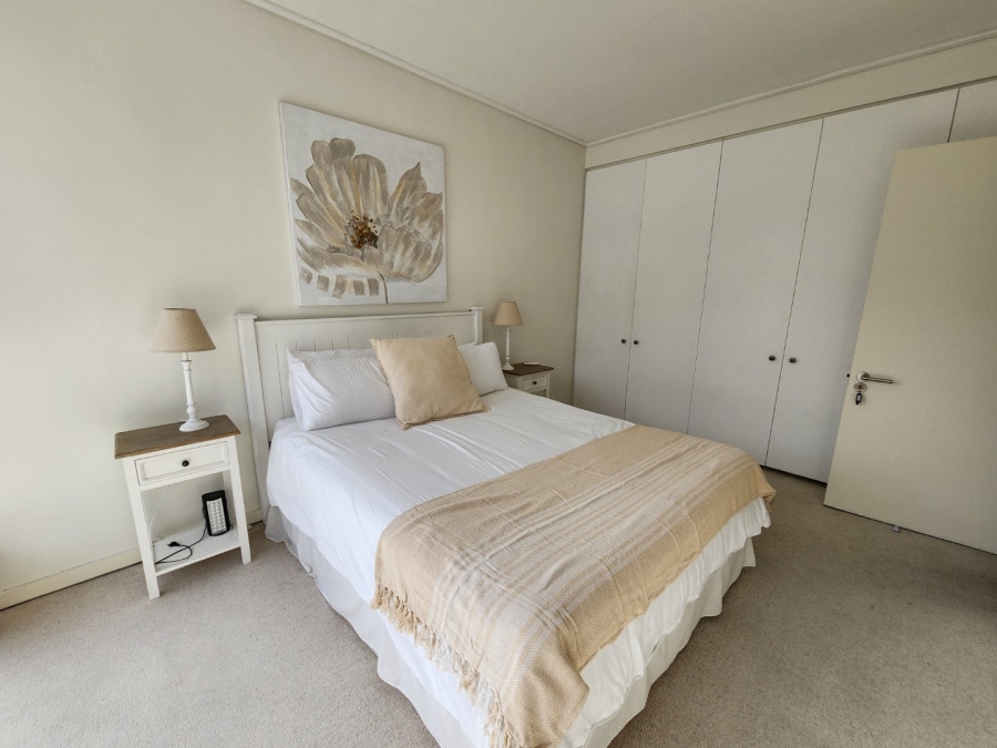 To Let 3 Bedroom Property for Rent in Green Point Western Cape